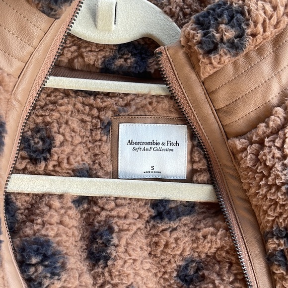 Abercrombie leopard fleece size S - Picture 2 of 2